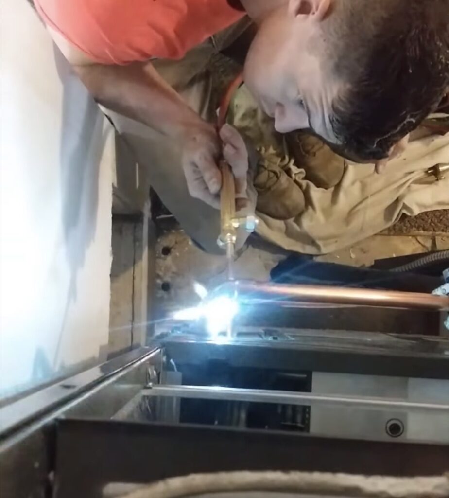 Small electrical fix handyman in. Greenwood Indiana